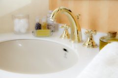 新しい洗面台に変えて快適生活！